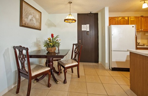 Kihei Condo | Kauhale Makai 410: 1 Br Ocean View @ Kihei ocean front resort location