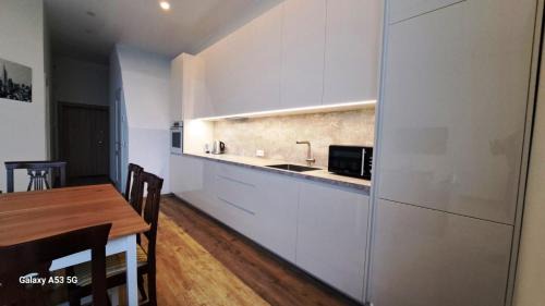 Liberty Avenue Apartment | KaunasInn LA