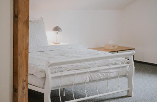Karvina House | Kavárna a penzion Orava