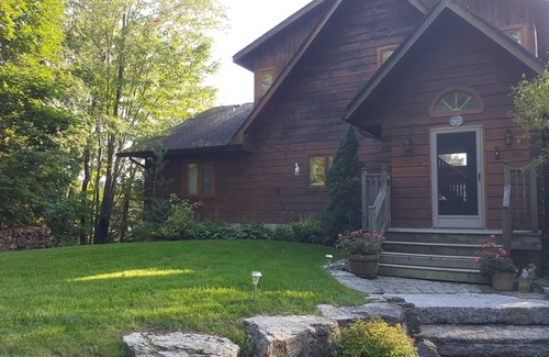 Coboconk Cottage | Kawartha Lakes Log Home Coboconk - perfect family spot, lawn, beach, and deck