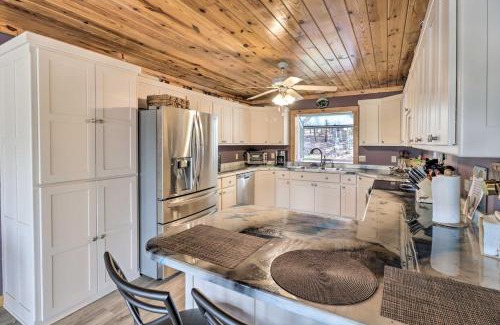 Hot Springs Village House | Kayaks and Boat Dock Lakeside Hot Springs Retreat