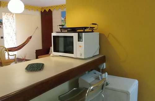 Sainte-Anne Apartment | KAYDANY F2 air-conditioned/wifi in residence with swimming pool near the beaches of Ste Anne