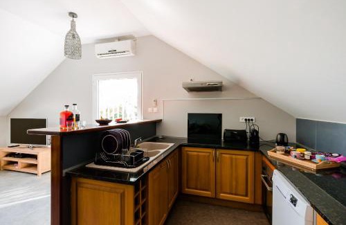 Etang Sale Les Bains Apartment | Kaz Combava