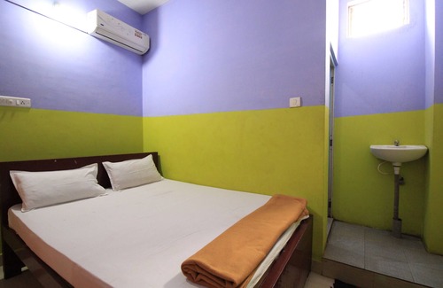 Kurinjipadi Hotel | KB Lodge