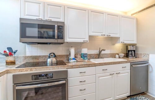 Wailea Condo | KBM Resorts | FREE CAR | Wailea Elua Village | Ocean view | Spacious 2-Bedroom Condo! WEV-2103
