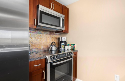 Kaanapali Condo | KBM Resorts: Konea HKK-930, Expansive Mountain Views, Includes Free Rental Car!
