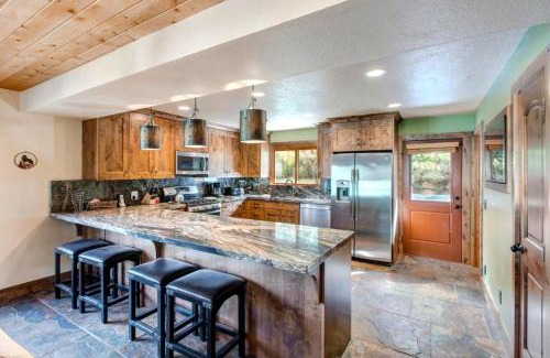 North Park City House | KBM Resorts Private Home Fantastic views Hot Tub AC Easy Walk to Resort and Main St. PLA-1155