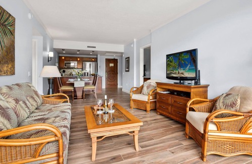 Honokowai Condo | KBM Resorts | Spacious 3-Bedroom Honua Kai Collection | Multi Unit Listing | Same Floor | 2 Free Rental Cars! HKK-706/30