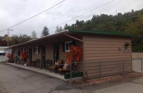 Collbran Hotel | KC Bunkhouse