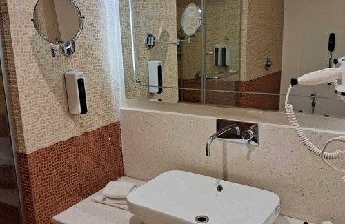 Katra Hotel | KC Residency