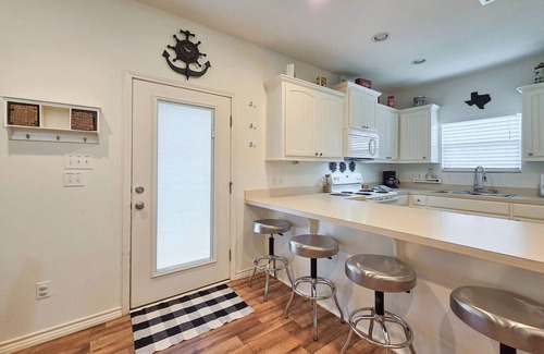 Crystal Beach House | KC'S Sunshine - a 2 bedroom, 2 bath home that sleeps 9.