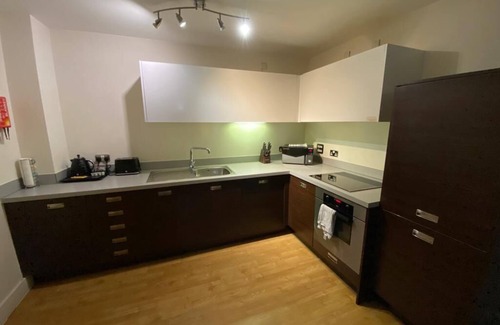 The Westside Apartment | KCS Birmingham City Apartment with Balcony/Parking