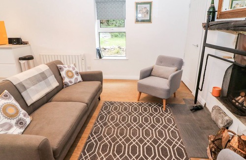 Glenbeigh Cottage | KEALDUFF LOWER, family friendly in Glenbeigh, County Kerry