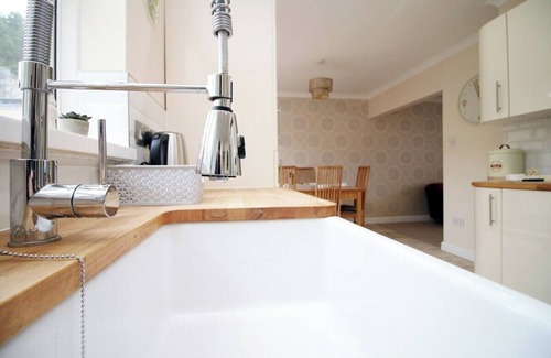 Newport House | Keats Retreat by Tŷ SA