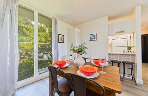 Keauhou Condo | Keauhou Akahi 405: 2-Bedroom Condo with Garden View in Keauhou, HI
