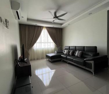 Kampung Tanjung Kapur Apartment | Kediaman Kapas - Modern loft overlooking Kapas Island