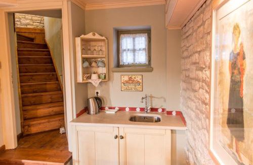 Ano Pedina House | Kedros - Α two-story stone house near Vikos canyon