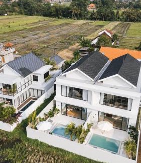 Kediri Villa | Kedungu Palm 2 - 3BR Villa in Kedungu