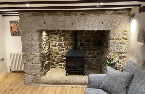 Helston Cottage | Keepers cottage @ Arrowan Common Farm