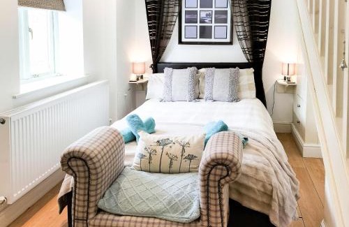 Docking House | Keepers Cottage