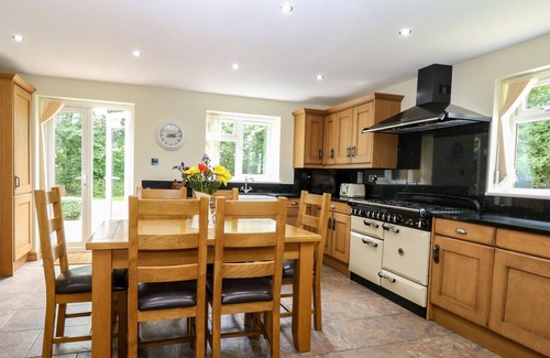 East Dereham Cottage | KEEPERS COTTAGE, pet friendly, character holiday cottage in Dereham