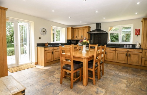 East Dereham Cottage | KEEPERS COTTAGE, pet friendly, character holiday cottage in Dereham