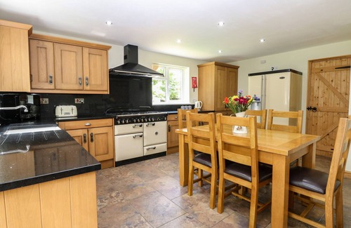 East Dereham Cottage | KEEPERS COTTAGE, pet friendly, character holiday cottage in Dereham