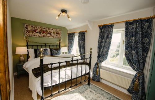 West Compton House | Keepers Cottage - Rudge Farm Cottages
