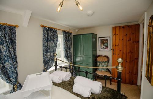 West Compton House | Keepers Cottage - Rudge Farm Cottages