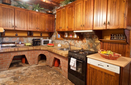 Mazarakata House | Kefalonian Kastro Pool Villa