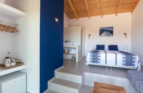 Mousata Bed & Breakfast | Kefi Spitia Villa - up to 28 people with beautiful views close to Lourdas Beach
