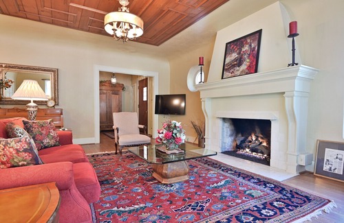 Fredericksburg House | Keidel Inn - Clara's Suite (Downtown/Historic/Wine Tours)
