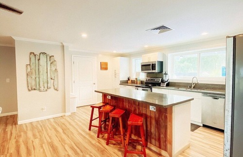 Laie House | Kekela Iki Beachfront- Semi-Private Beach, Jacuzzi