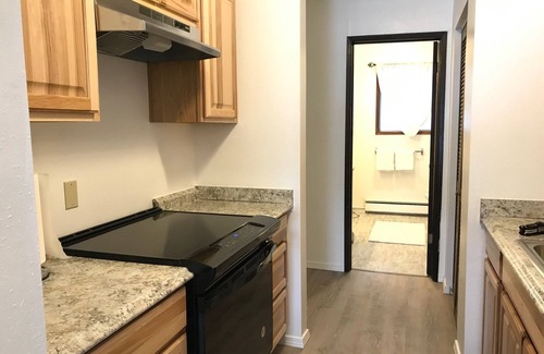 Juneau Apartment | Kelli's Harbor Suites - In Auke Bay Walking Community - DISCOUNT ON TOURS
