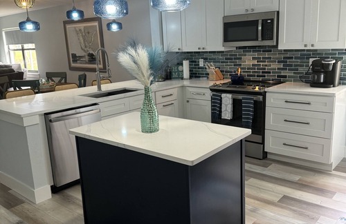 Iona Condo | Kelly Greens Golf & Country Club! 1st Floor Renovated