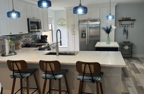 Iona Condo | Kelly Greens Golf & Country Club! 1st Floor Renovated