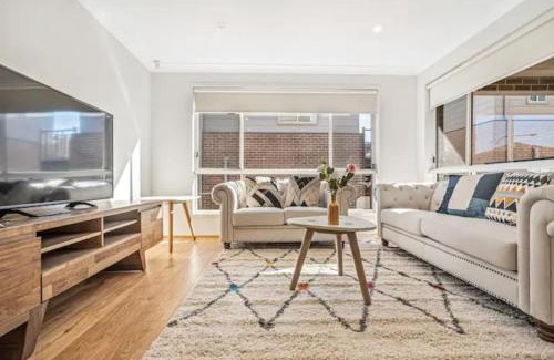 Kellyville House | Kellyvile Delight 5BrHouseParkingShopping Center