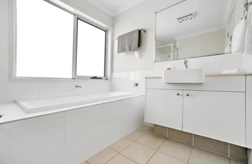 Kellyville House | Kellyvile Delight 5BrHouseParkingShopping Center