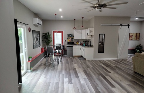 Midlothian Apartment | Kelsea's Korner - Awesome 900sf studio!