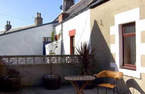 Buckie Cottage | KELTIE, pet friendly, character holiday cottage in Portknockie