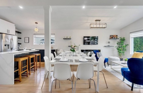 Edmonton House | Kelvin - Modern Renovated Home Near Downtown!
