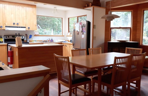 Hornby Island House | KEMA Hornby Island - House - Waterfront with Views - Beach access under repair