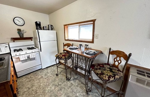 Kenai Cabin | Kenai Beachfront Cabin 2 - Middle of Kenai and Kasilof river fishing grounds