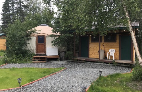 Soldotna Cabin | Kenai River Fishing 20 foot yurt