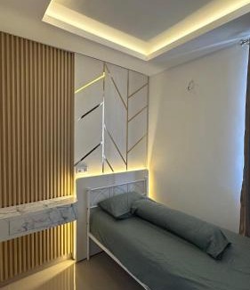 Singkawang House | Kenari Guest House Singkawang