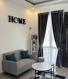 Singkawang House | Kenari Guest House Singkawang
