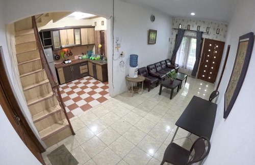 Depok House | Kenayan Homestay Jogja