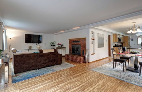 Kenmore House | Kenmore WA 5bd,3b house; easy access to MSFT/AMZN & Lake WA