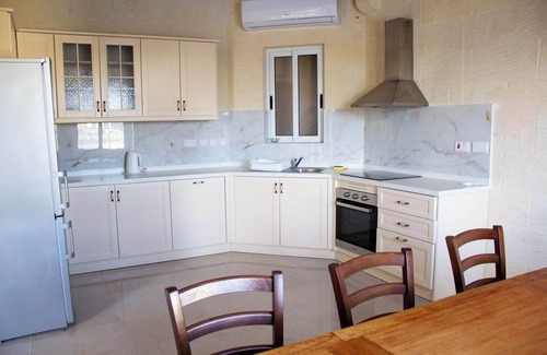Santu Pietru House | Kenn Gozitan villa and pool, L-Gharb Gozo, Malta