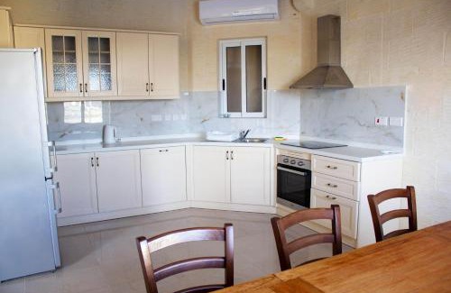 Santu Pietru Apartment | Kenn Gozitan villa and pool - Happy Rentals